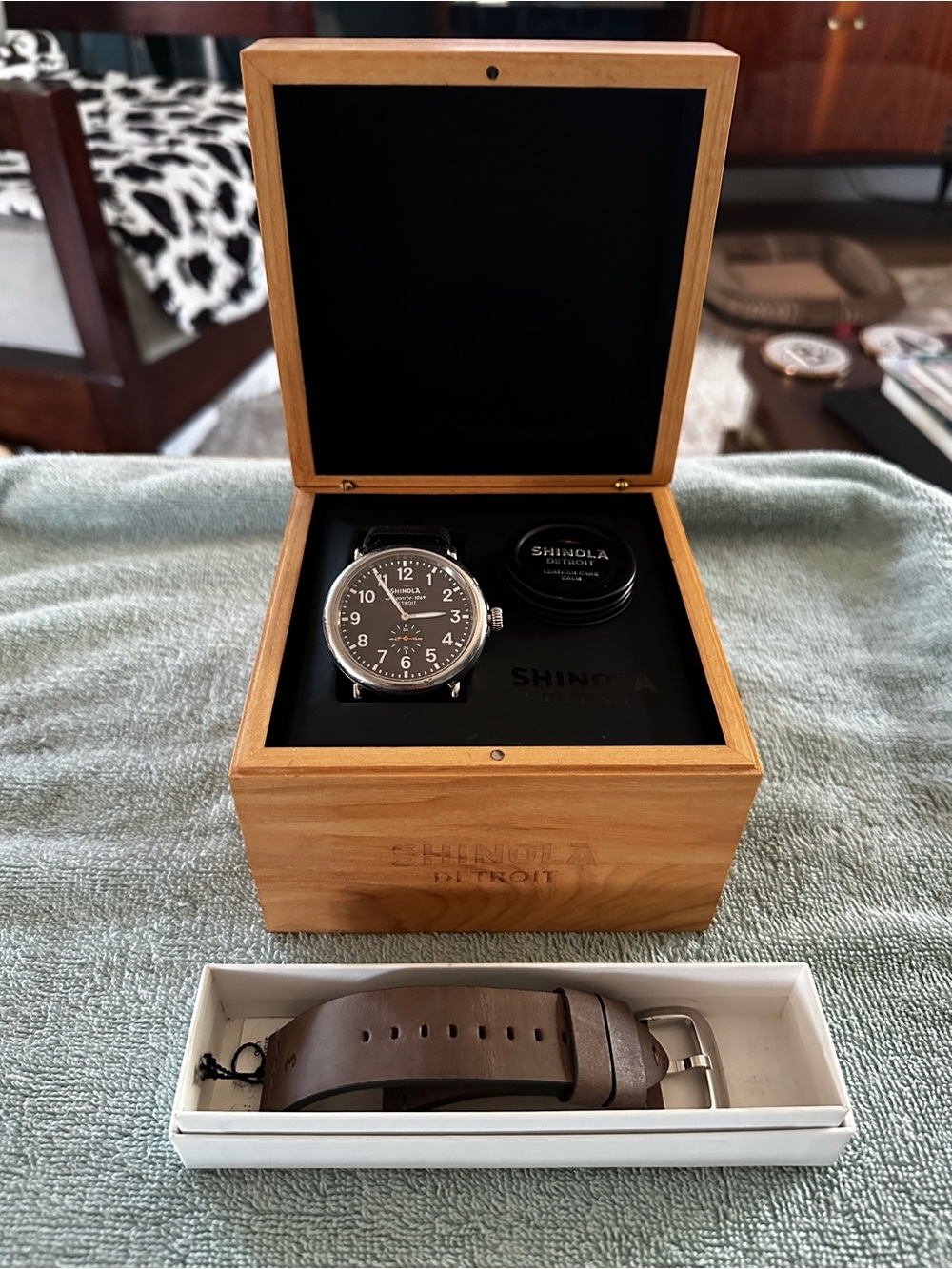 Shinola Runwell 47mm watch with 2 Shinola straps and original box!
